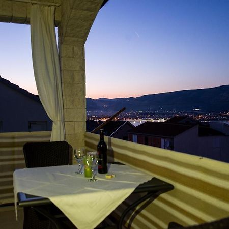 Holidays Apartments Slanada With Terrace And Sea View, Near The Beach & Town Trogir, Free Parking, Quiet Place On Peninsula Ciovo Exterior foto