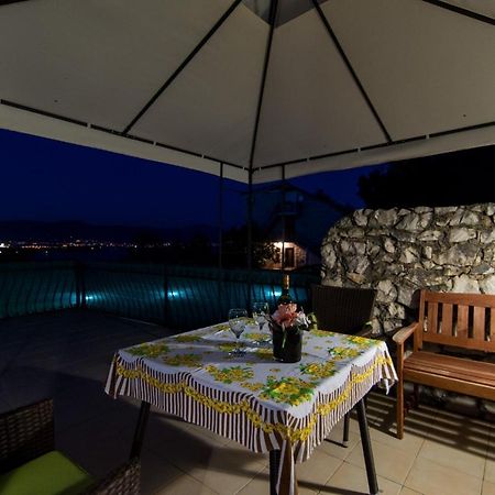 Holidays Apartments Slanada With Terrace And Sea View, Near The Beach & Town Trogir, Free Parking, Quiet Place On Peninsula Ciovo Exterior foto