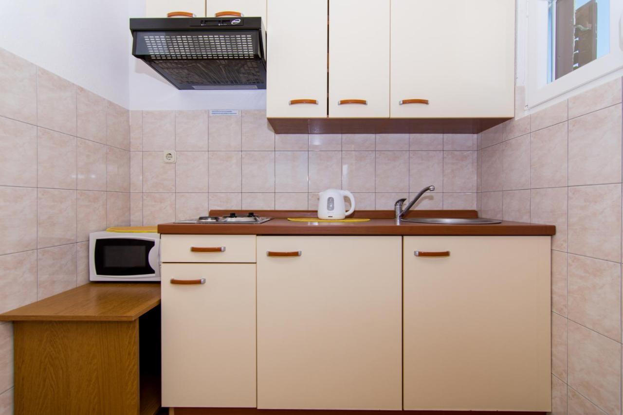 Holidays Apartments Slanada With Terrace And Sea View, Near The Beach & Town Trogir, Free Parking, Quiet Place On Peninsula Ciovo Exterior foto