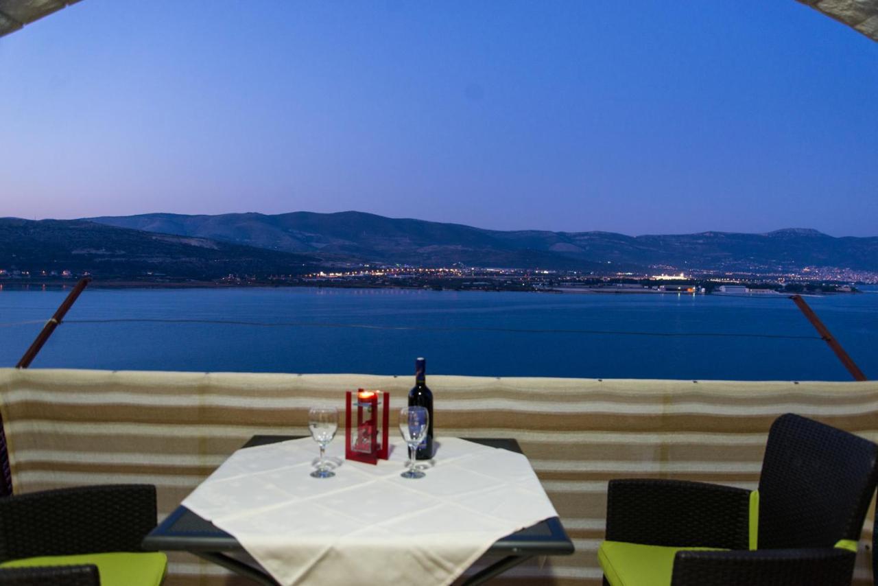 Holidays Apartments Slanada With Terrace And Sea View, Near The Beach & Town Trogir, Free Parking, Quiet Place On Peninsula Ciovo Exterior foto