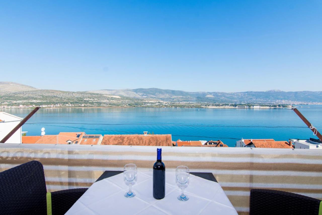 Holidays Apartments Slanada With Terrace And Sea View, Near The Beach & Town Trogir, Free Parking, Quiet Place On Peninsula Ciovo Exterior foto