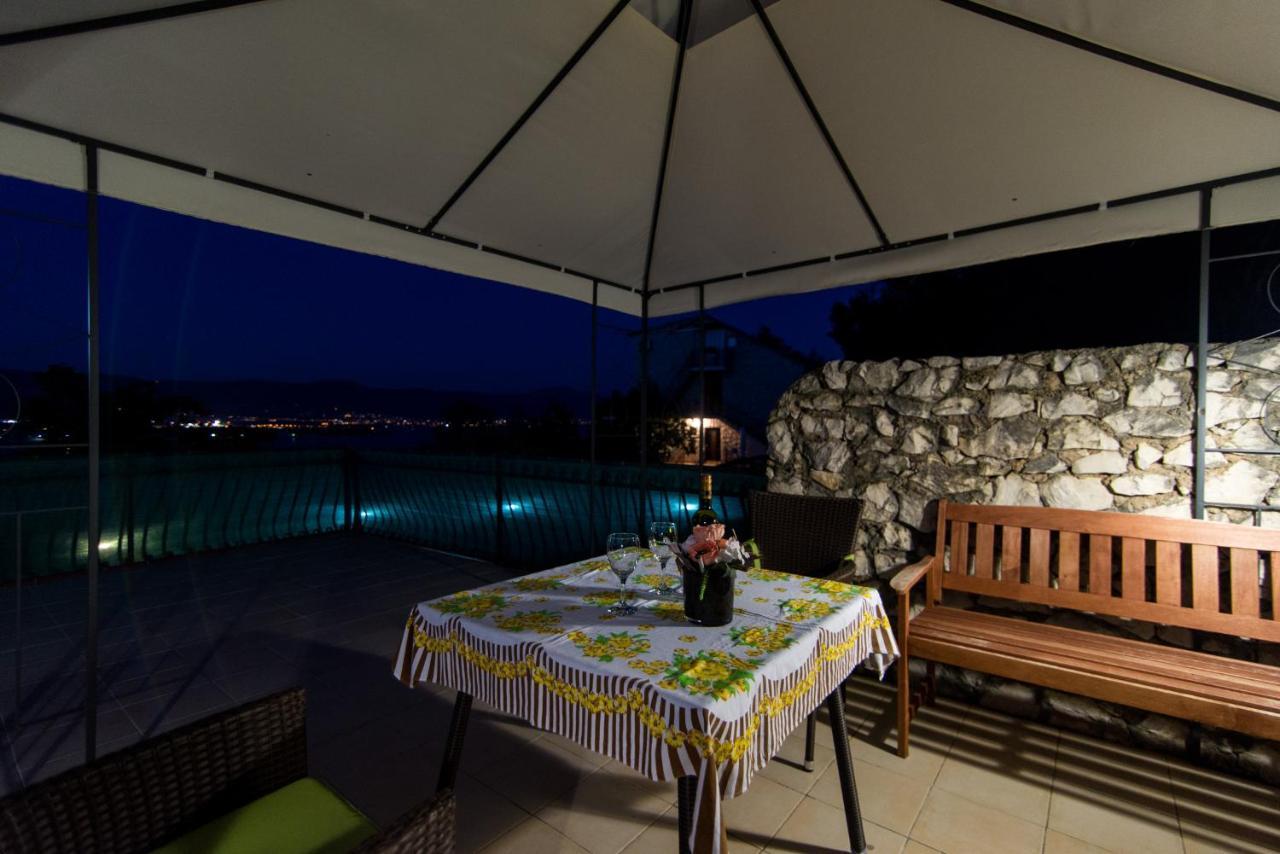 Holidays Apartments Slanada With Terrace And Sea View, Near The Beach & Town Trogir, Free Parking, Quiet Place On Peninsula Ciovo Exterior foto