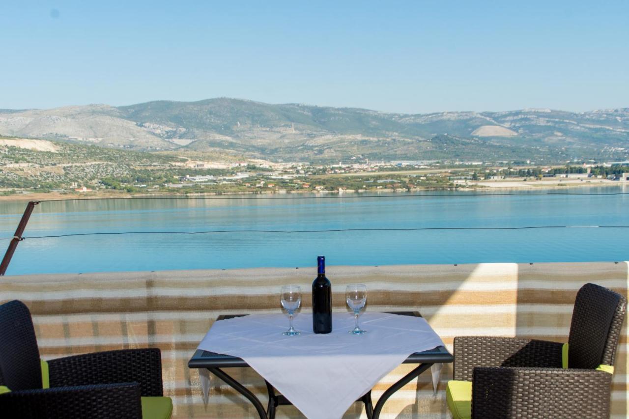 Holidays Apartments Slanada With Terrace And Sea View, Near The Beach & Town Trogir, Free Parking, Quiet Place On Peninsula Ciovo Exterior foto